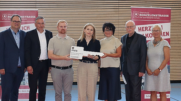 Neue Halle an der Ronzelenstraße für Nachwuchsleistungssport eingeweiht